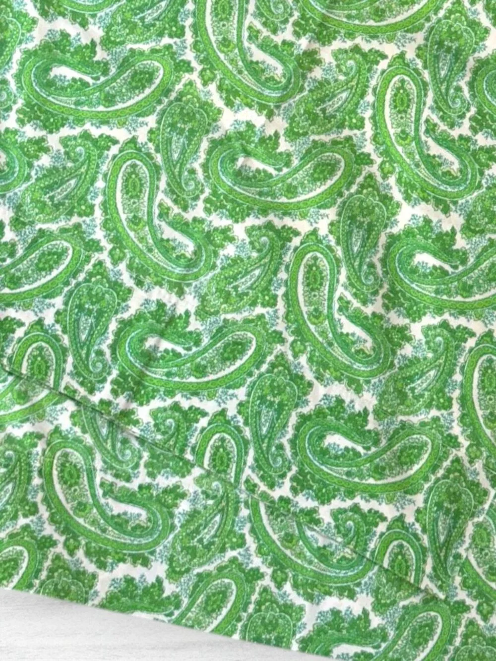 Vintage Bill Blass for Springmaid King Pillowcases Green Paisley USA Set of 2